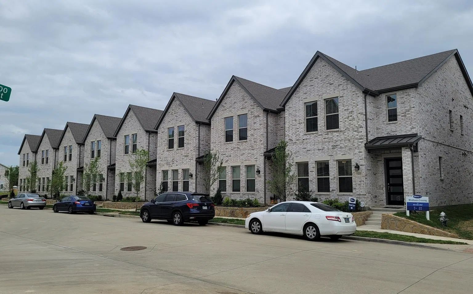 3 bed, 2.5 bath, 1892 sqft, $2,850 — Photo 1