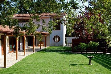 1st image of 2852 Nichols Canyon Pl