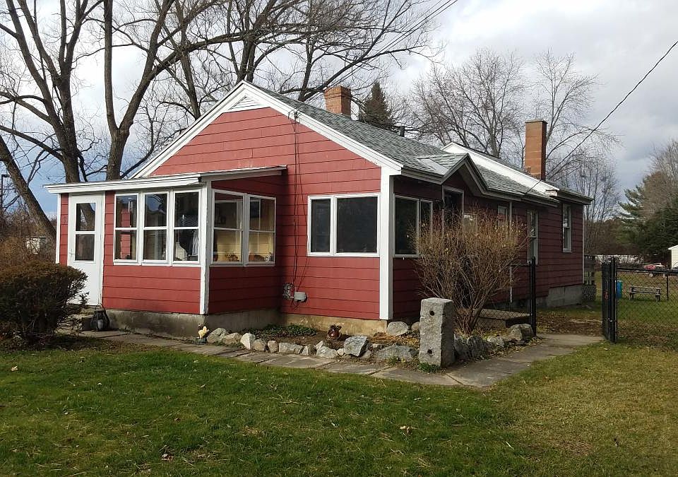 2nd image of 9 Fairbanks St