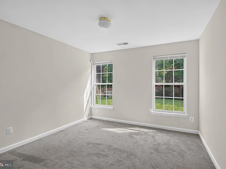 15044 Gaffney Cir — Photo 36