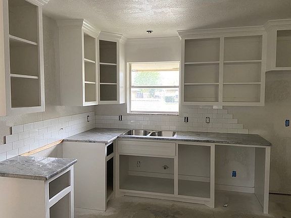 3rd image of 4522 Donegal Dr