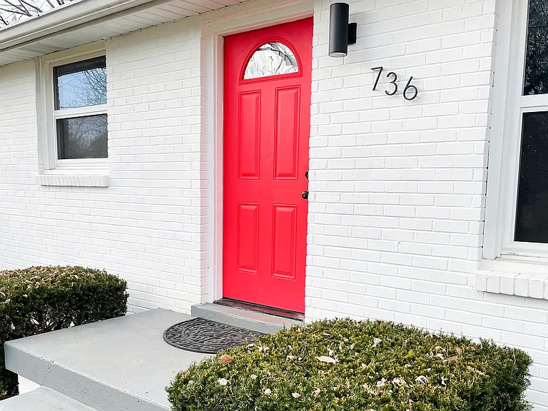 736 Vanderhorst Dr — Photo 4