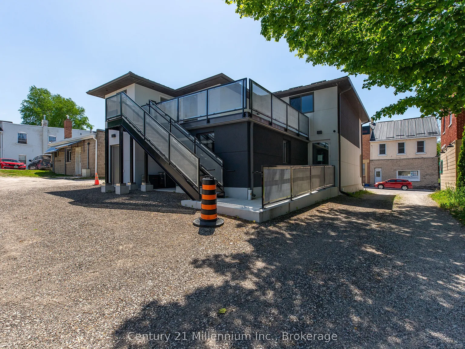 3 bed, $2,400 — Photo 1