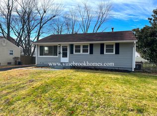 660 Mark Twain Dr, Florissant, MO 63031