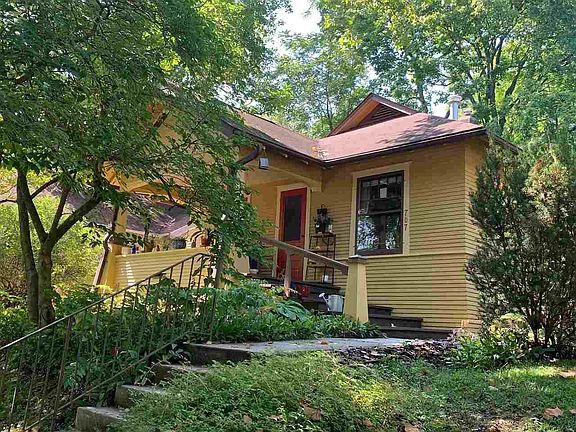3rd image of 707 Rundell St