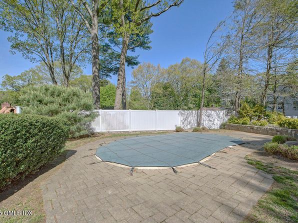 52 Center Dr, Old Greenwich, CT 06870