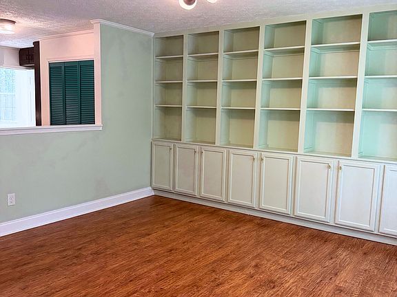 4th image of 1814 Francis Rd