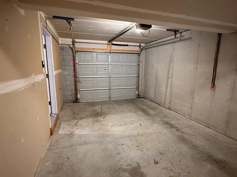 250 Limestone Dr — Photo 29