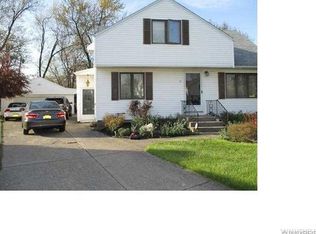 2 Princess Dr, Cheektowaga, NY