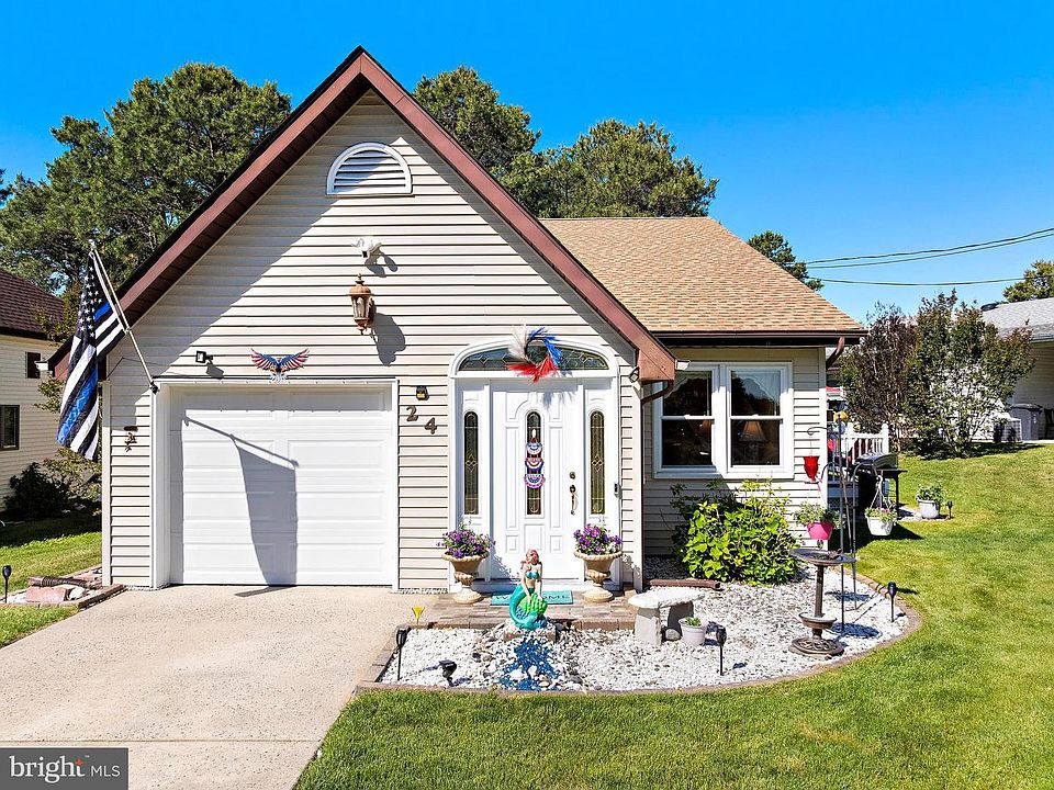 1st image of 24 Cedar Ave