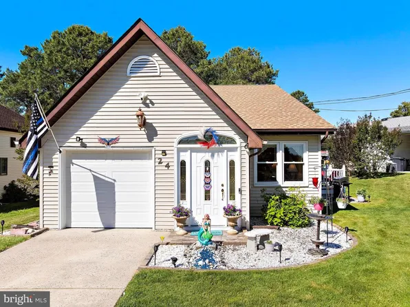 24 Cedar Ave, Manahawkin, NJ 08050
