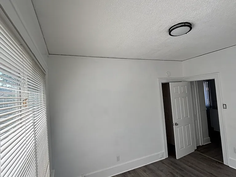 4353 Seebaldt St — Photo 12