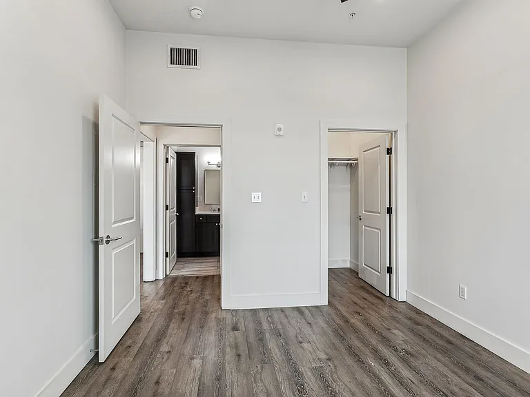 3001 Conti St #304 — Photo 15