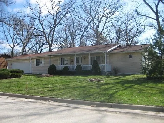 1195 Bonnie Brae Ln photo 1