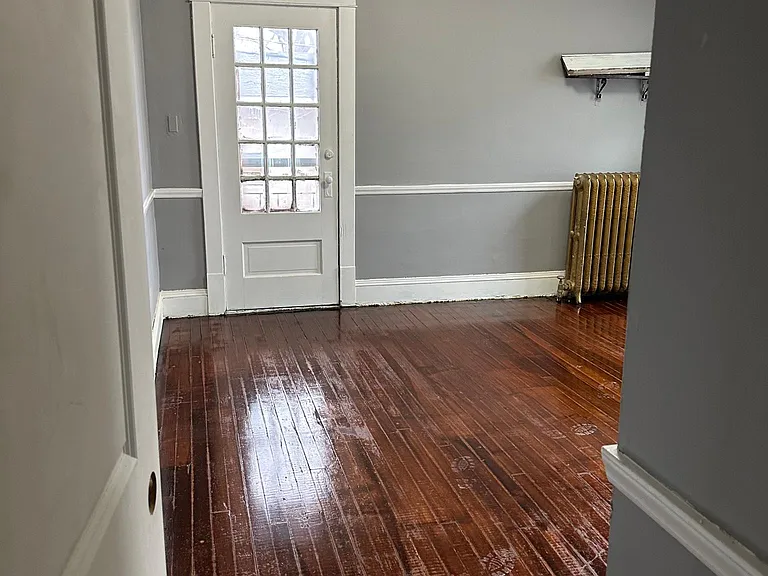37 Minnesota Ave #1 — Photo 1