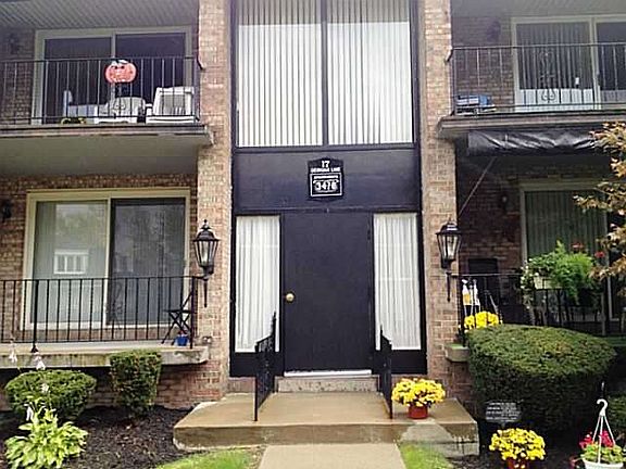 2nd image of 17 Georgian Ln APT 8