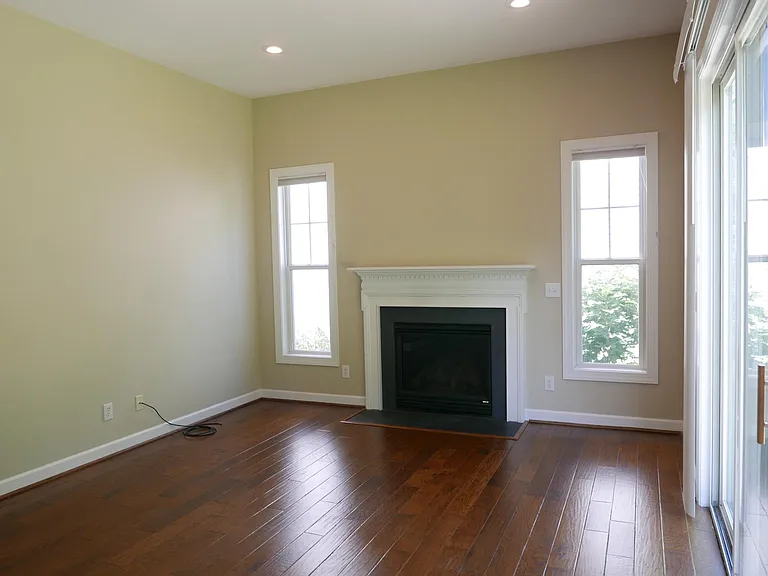 1720 Clay Dr — Photo 10