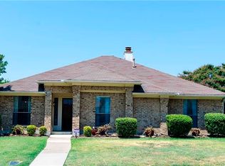 1665 Clarendon Dr, Lewisville, TX 75067