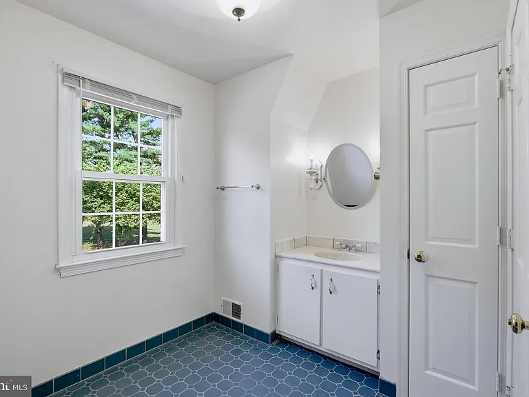 39088 Bolington Rd — Photo 22
