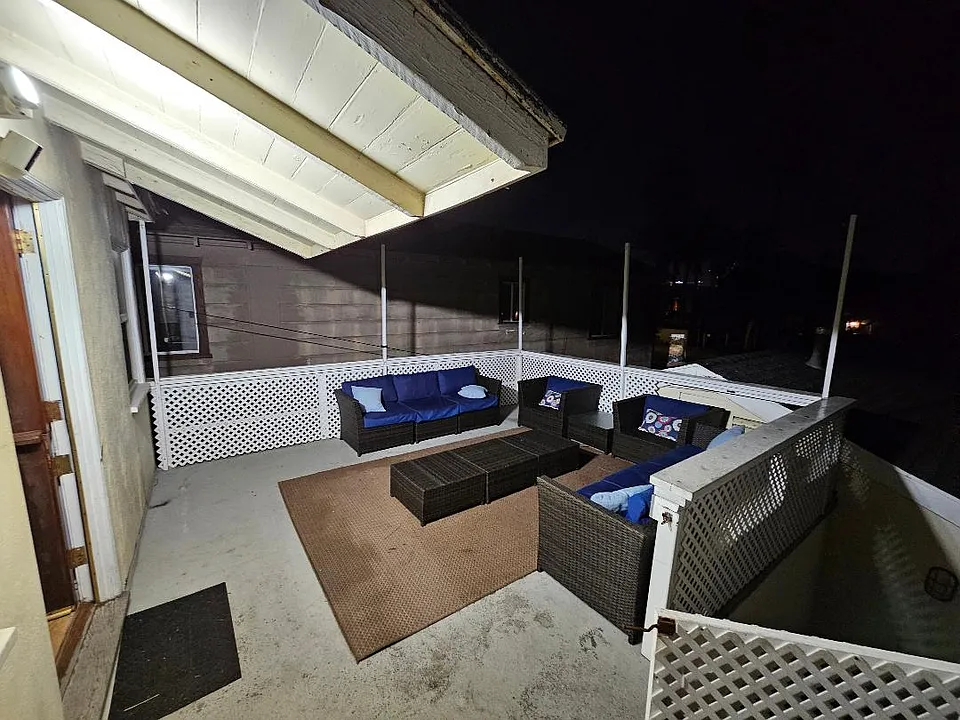 3707 1/2 W Balboa Blvd