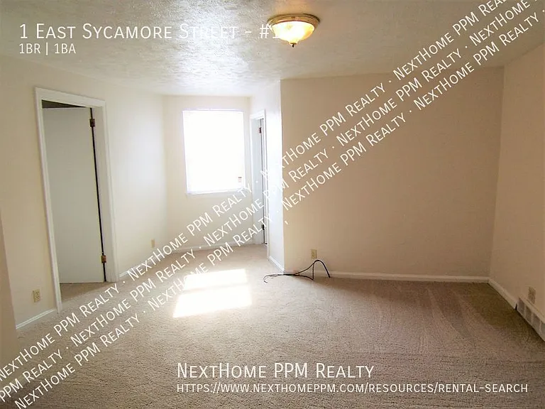 1 E Sycamore St #1 — Photo 6