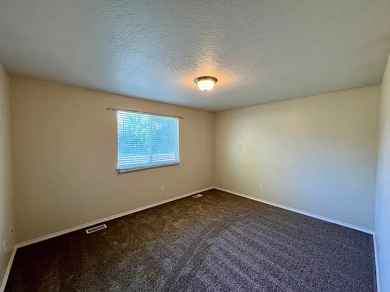 16426 N Asbury Dr — Photo 23