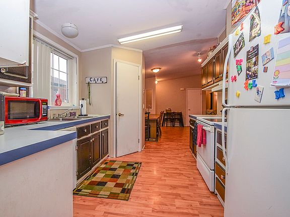 3rd image of 14519 NE 52nd Cir