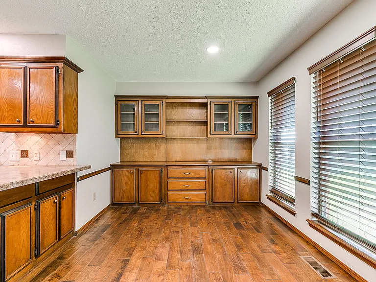 4721 Persimmon Ct — Photo 8