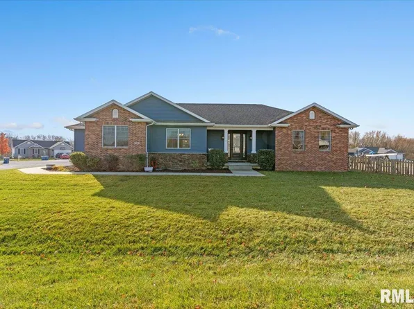 516 Harrison Dr, Mechanicsburg, IL 62545