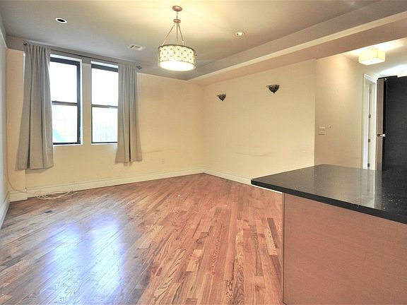 3rd image of 1144 Bergen St #3F
