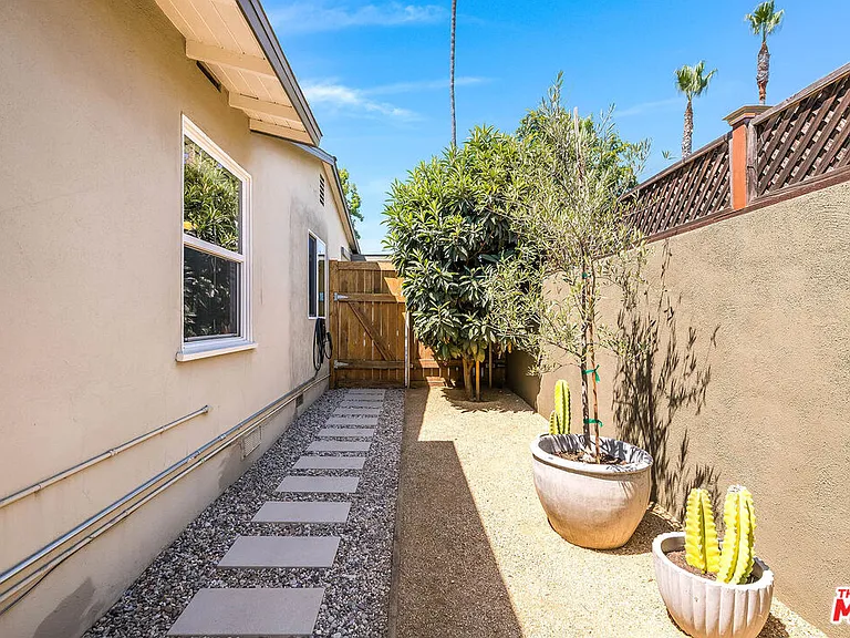 17150 Cantlay St — Photo 28