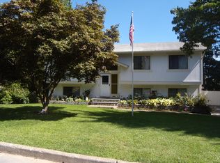 108 Glendale Dr, New Windsor, NY 12553