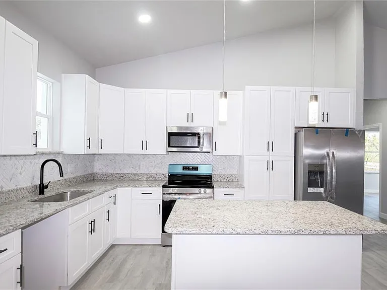 769 Memorial Dr — Photo 5