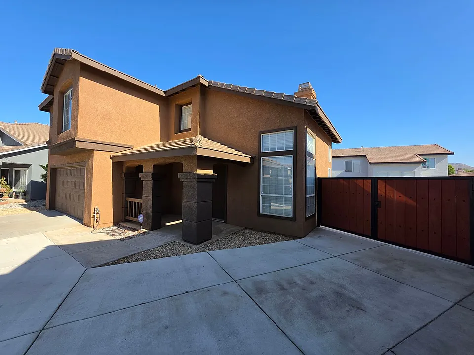 1354 Carriage Ln