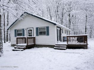 93 Iroquois Rd, Albrightsville, PA 18210