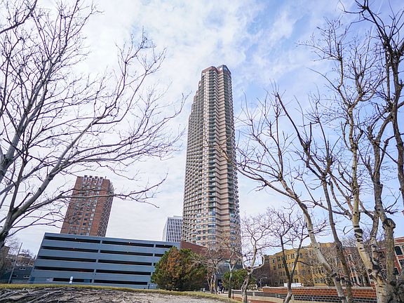 2nd image of 3660 N Lake Shore Dr APT 1704