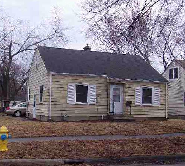 1st image of 1036 Lark St