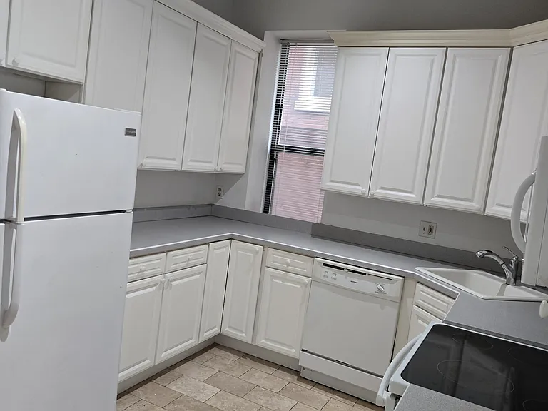 4362 McPherson Ave — Photo 6