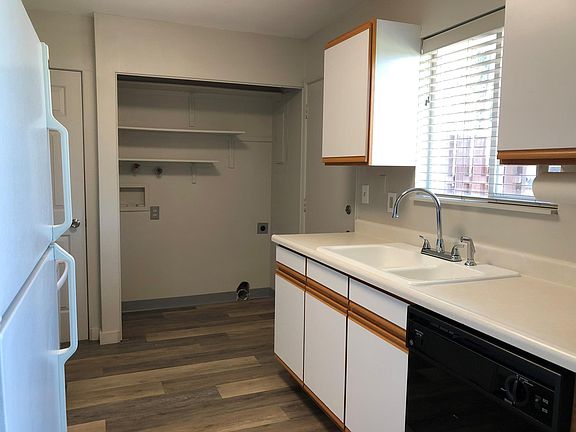 5th image of 2727 W Central Ave APT 4