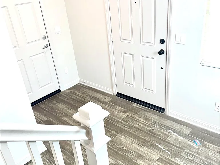 14121 W Oak Ln — Photo 6