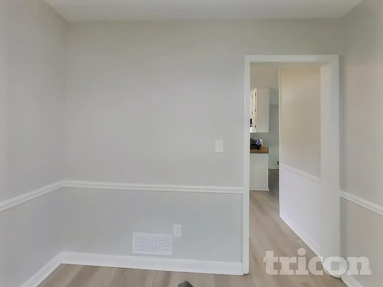 887 Sheppard Way — Photo 6
