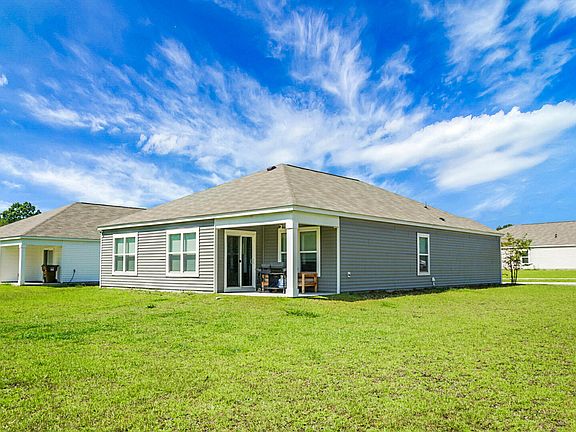 4th image of 500 Shady Maple St