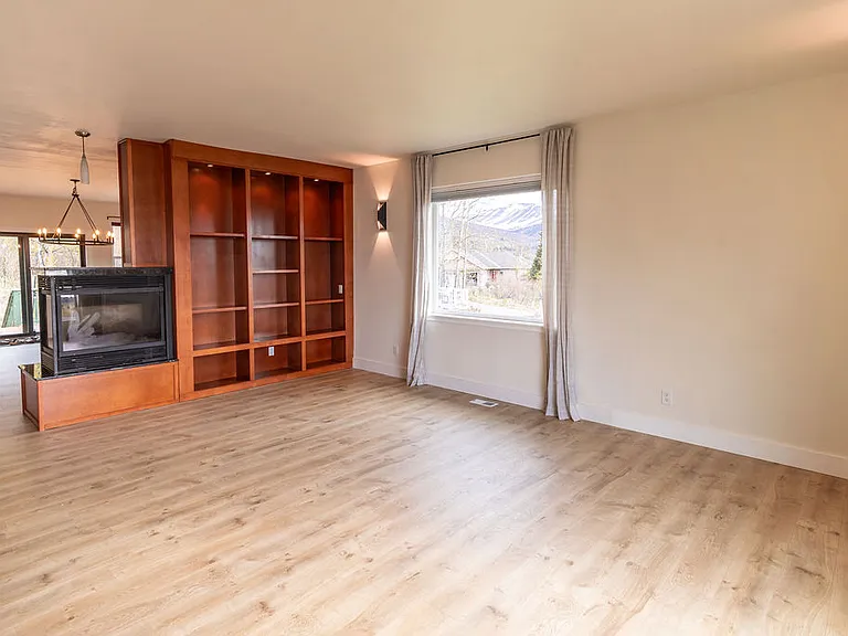 13431 Canyon Rd — Photo 16