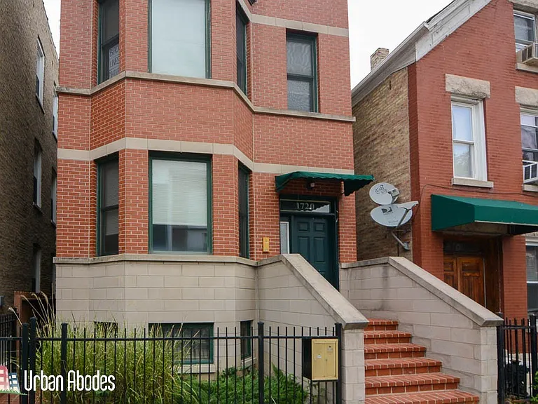 1720 W Augusta Blvd #2 — Photo 1
