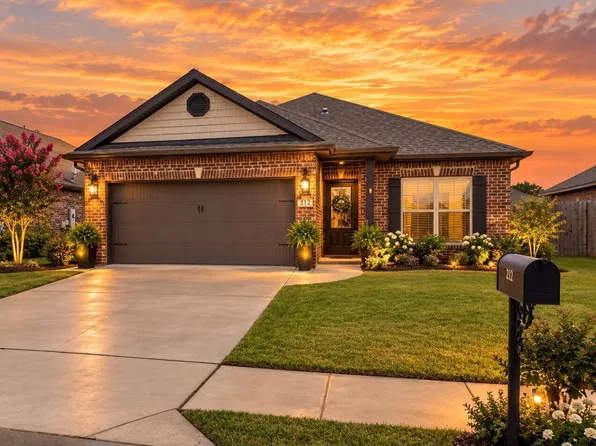 217 Sandy Dr, Ocean Springs, MS 39564