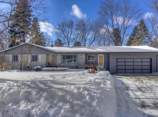 6117 Edgewood Ave, Woodbury, MN 55125