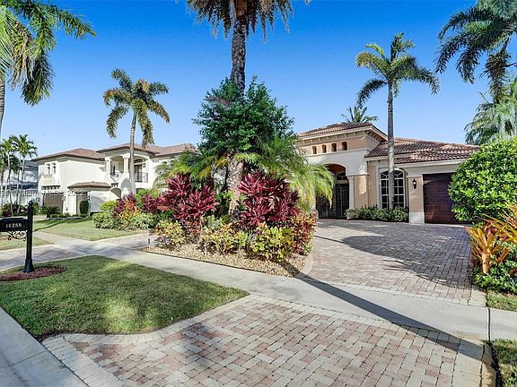 3rd image of 16288 SW Mira Vista Ln