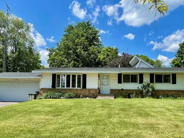 213 21st St N, Menomonie, WI 54751