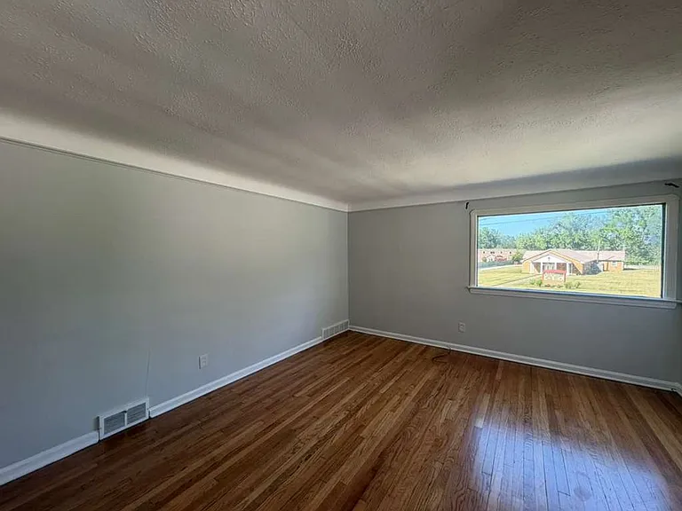 1482 Dille Rd — Photo 16