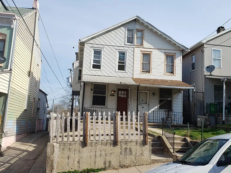 1249 Green St #SINGLE FAM — Photo 1